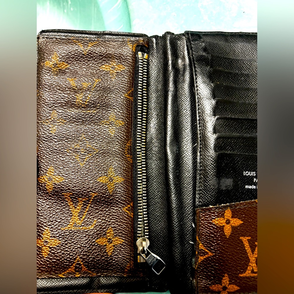 Loved Louis Vuitton Vertical wallet